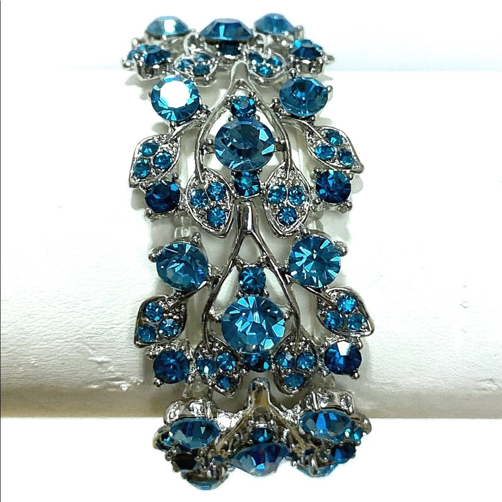 Aquamarine Blue Crystal Leaf Stretch Bracelet